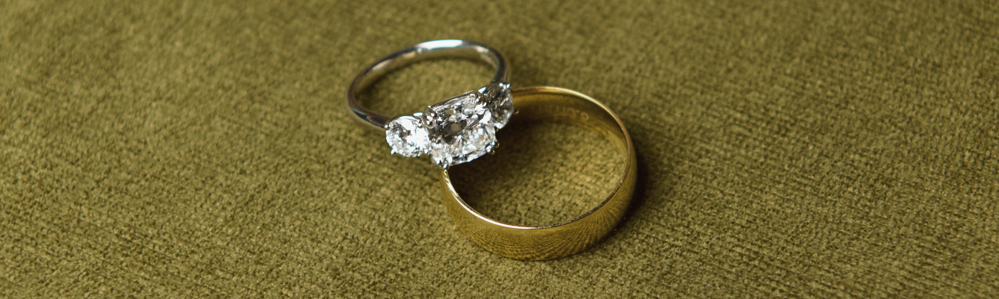 Yellow Gold Wedding Rings
